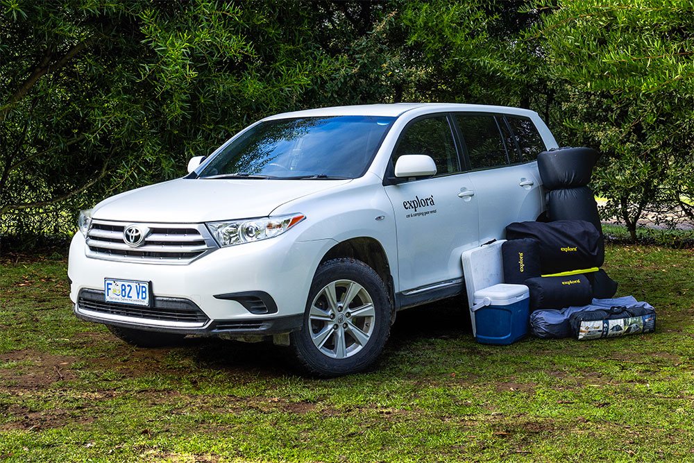 Camping-car-with-camping-gear