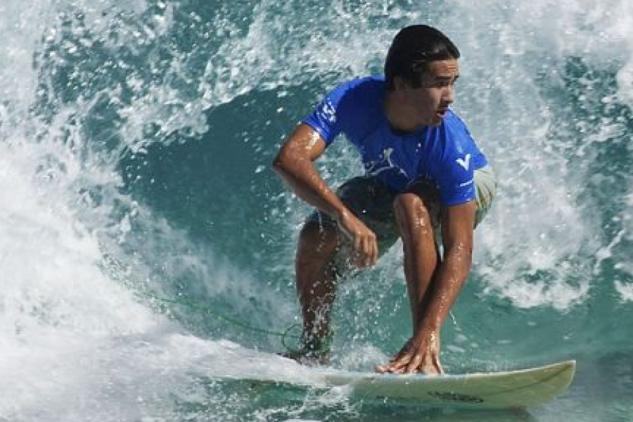 Surfing in Clifton Beach | Explora