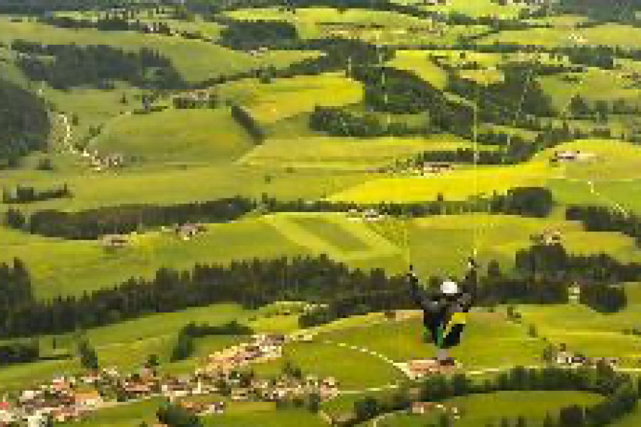 Paragliding over the Tamar Valley | Explora